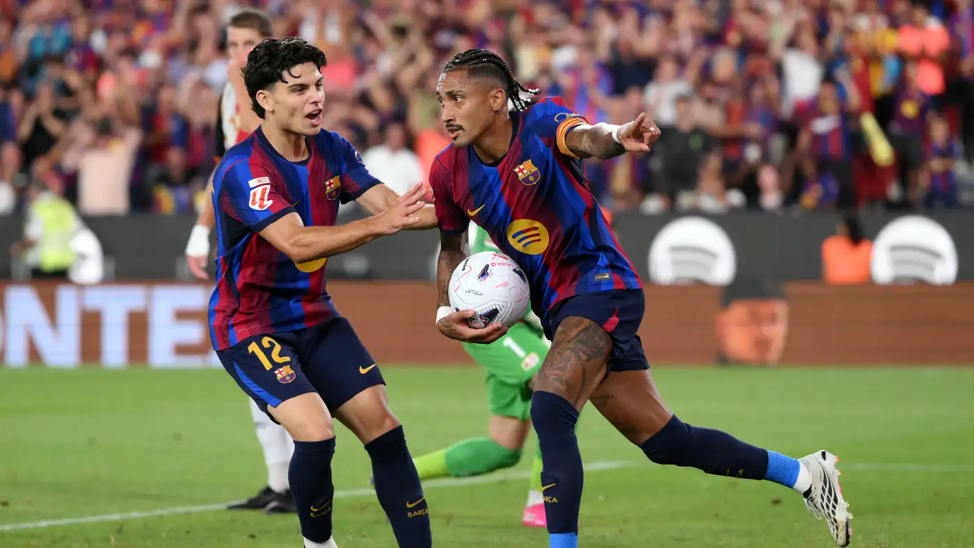 برشلونة يكتسح رايو فاليكانو ويعتلي قمة الليجا