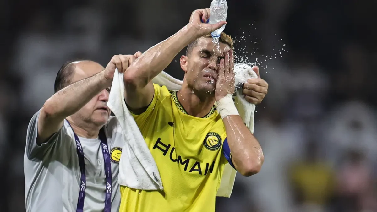 هجوم ناري من أسطورة النصر على كريستيانو رونالدو