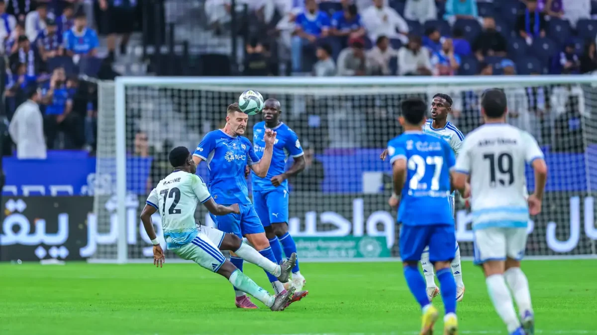 نيوم يلحق بالهلال هزيمة تاريخية في دوري روشن
