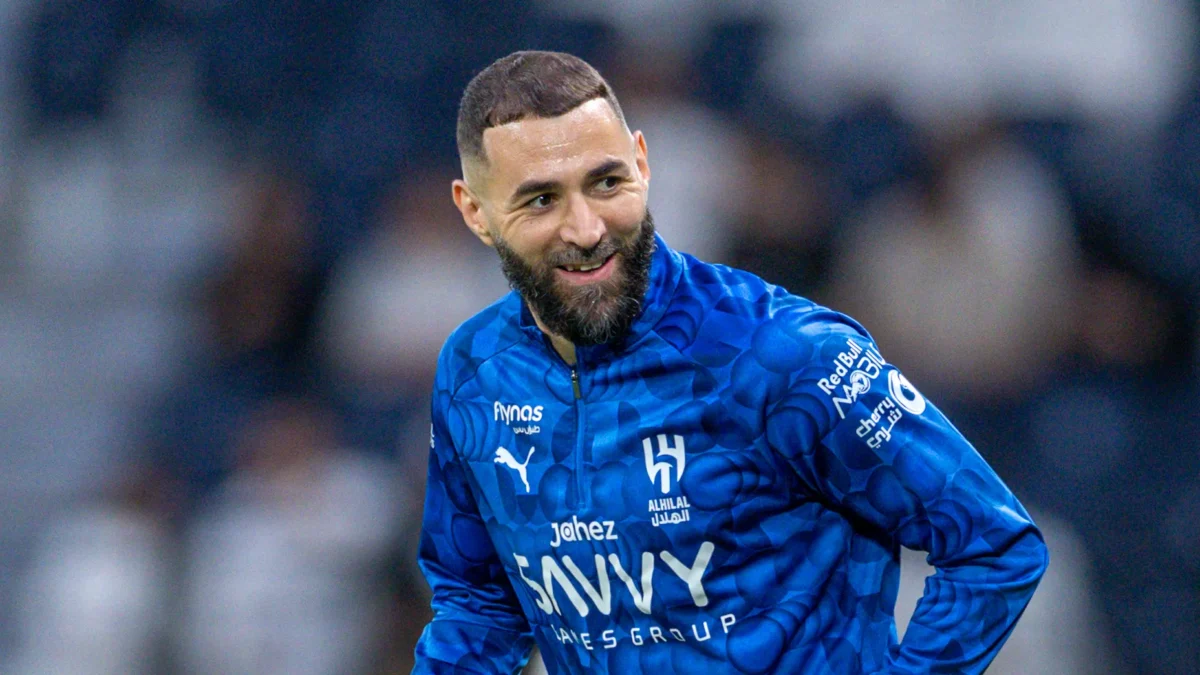 بنزيما يستعد لكشف مستقبله بعد رحيله عن الهلال