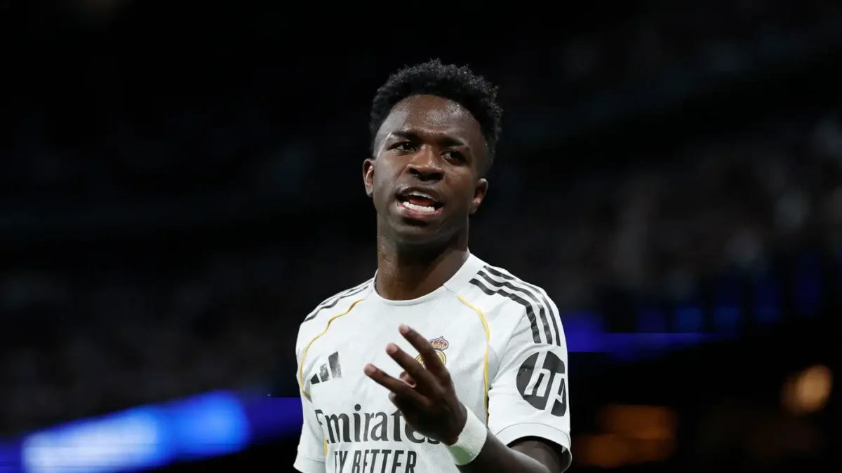 تصريحات مثيرة حول أزمة فينيسيوس في ريال مدريد