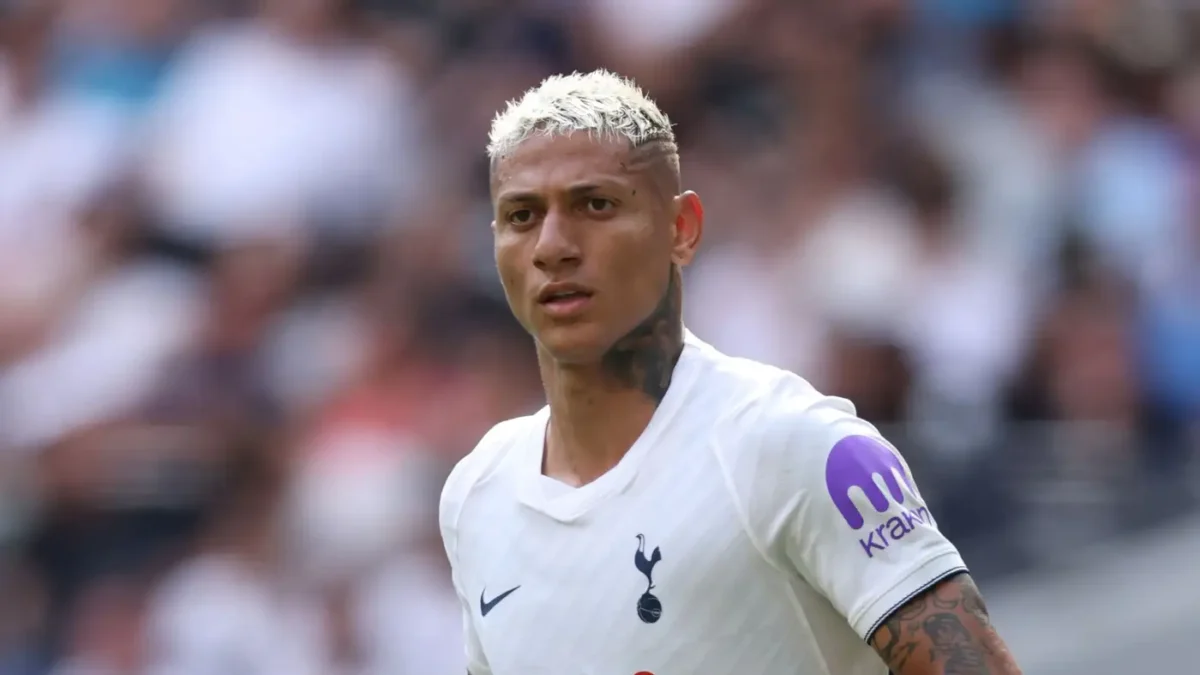 عقبة مالية تهدد انتقال ريتشارليسون إلى الدوري الإماراتي