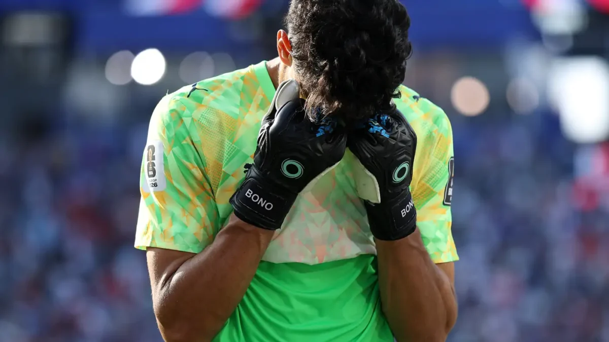 إصابة مفاجئة تبعد بونو عن حراسة مرمى الهلال