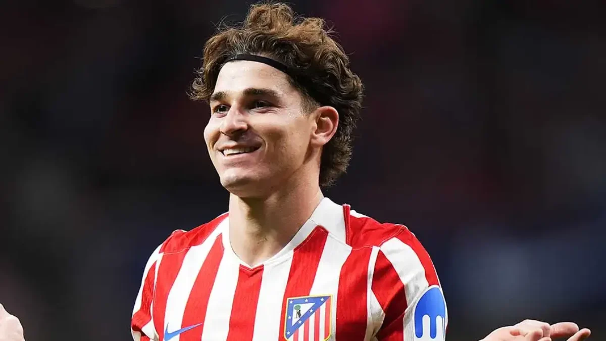هل يعرض أتلتيكو مدريد ألفاريز على برشلونة؟
