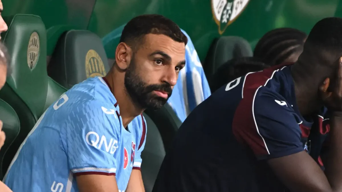 محمد صلاح يتغيب عن جلسة محاكمته في القاهرة