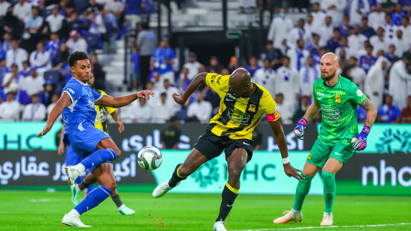 الهلال يحسم الكلاسيكو ويكبد الاتحاد خسارته الأولى