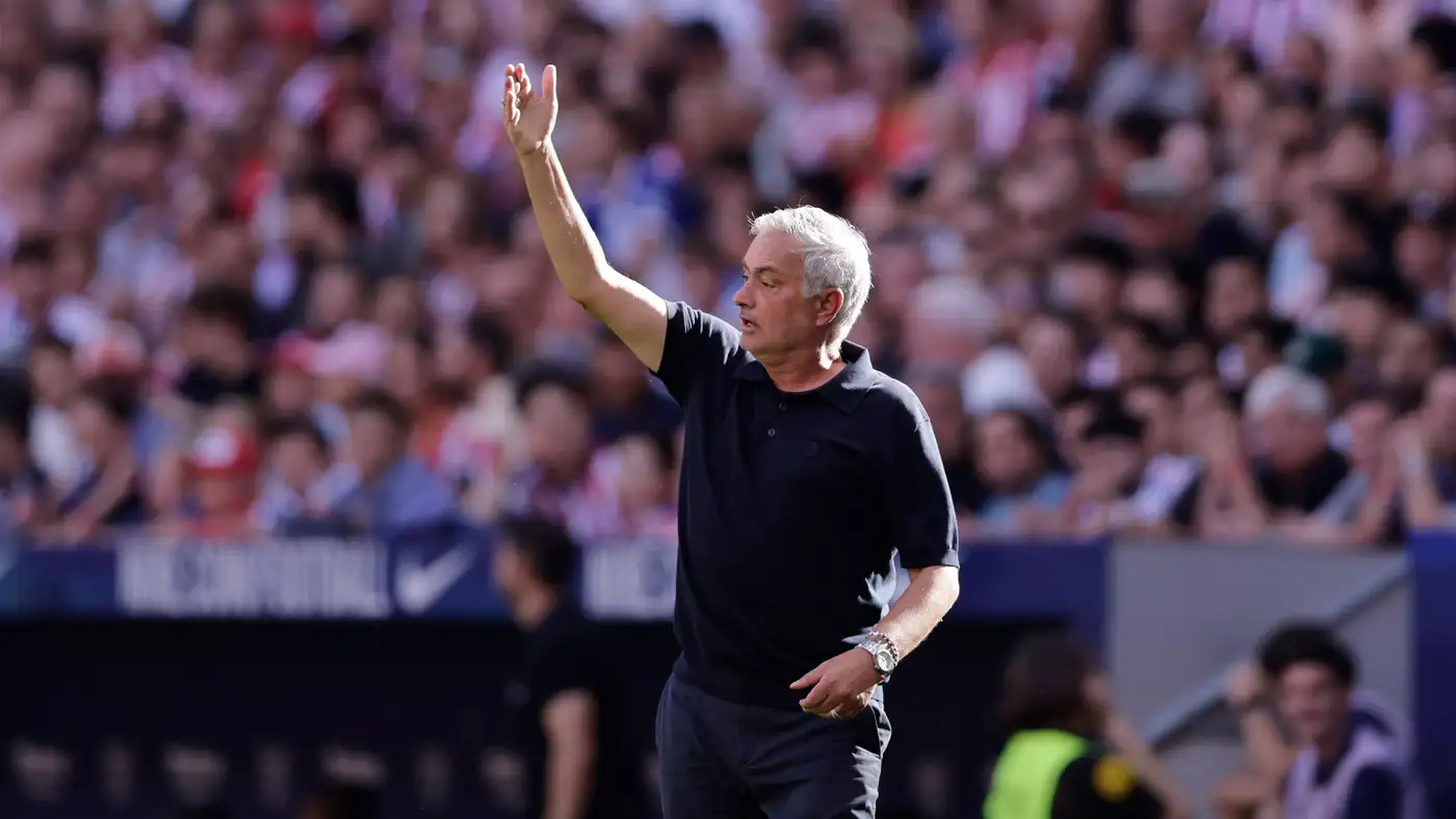 حل أفريقي على طاولة مورينيو لإنقاذ دفاع ريال مدريد