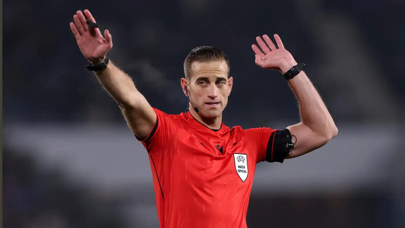 حكم الكلاسيكو المرتقب بطل برنامج مواعدة سابق