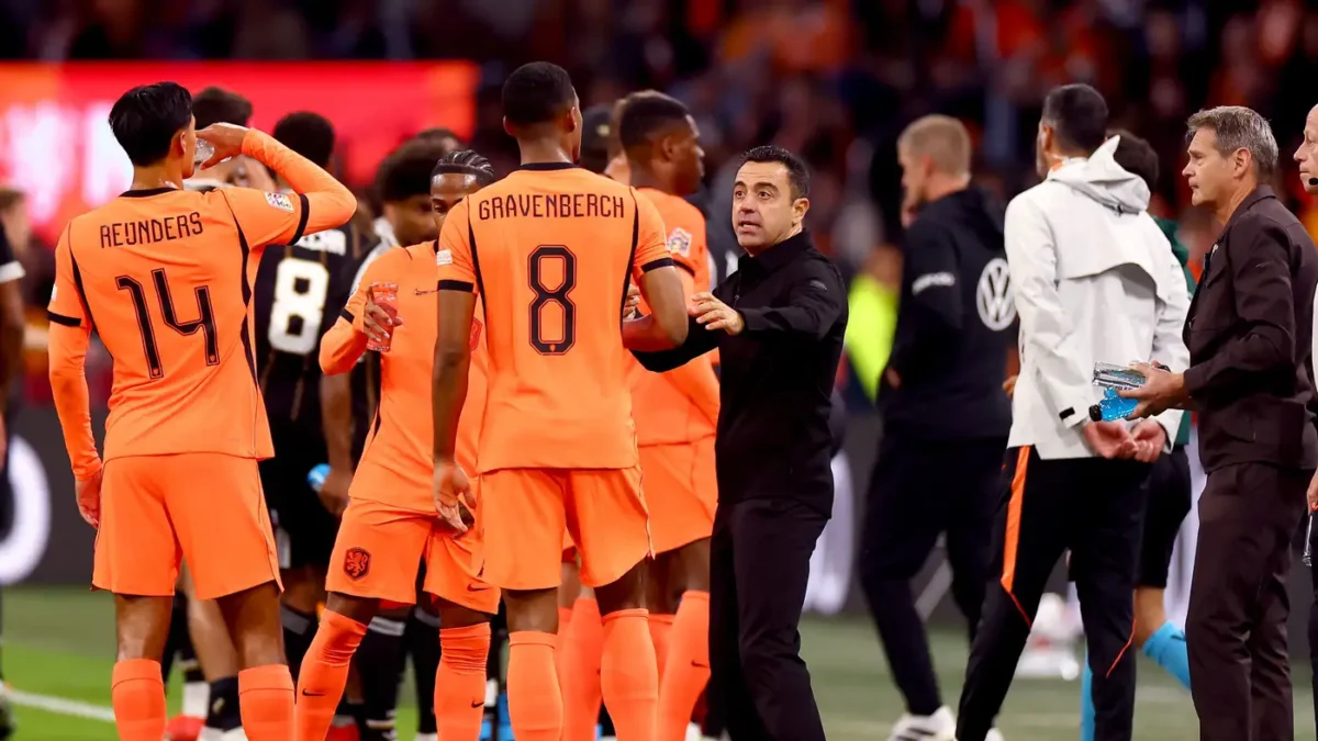 تشافي ينقل هوية لا ماسيا إلى منتخب هولندا