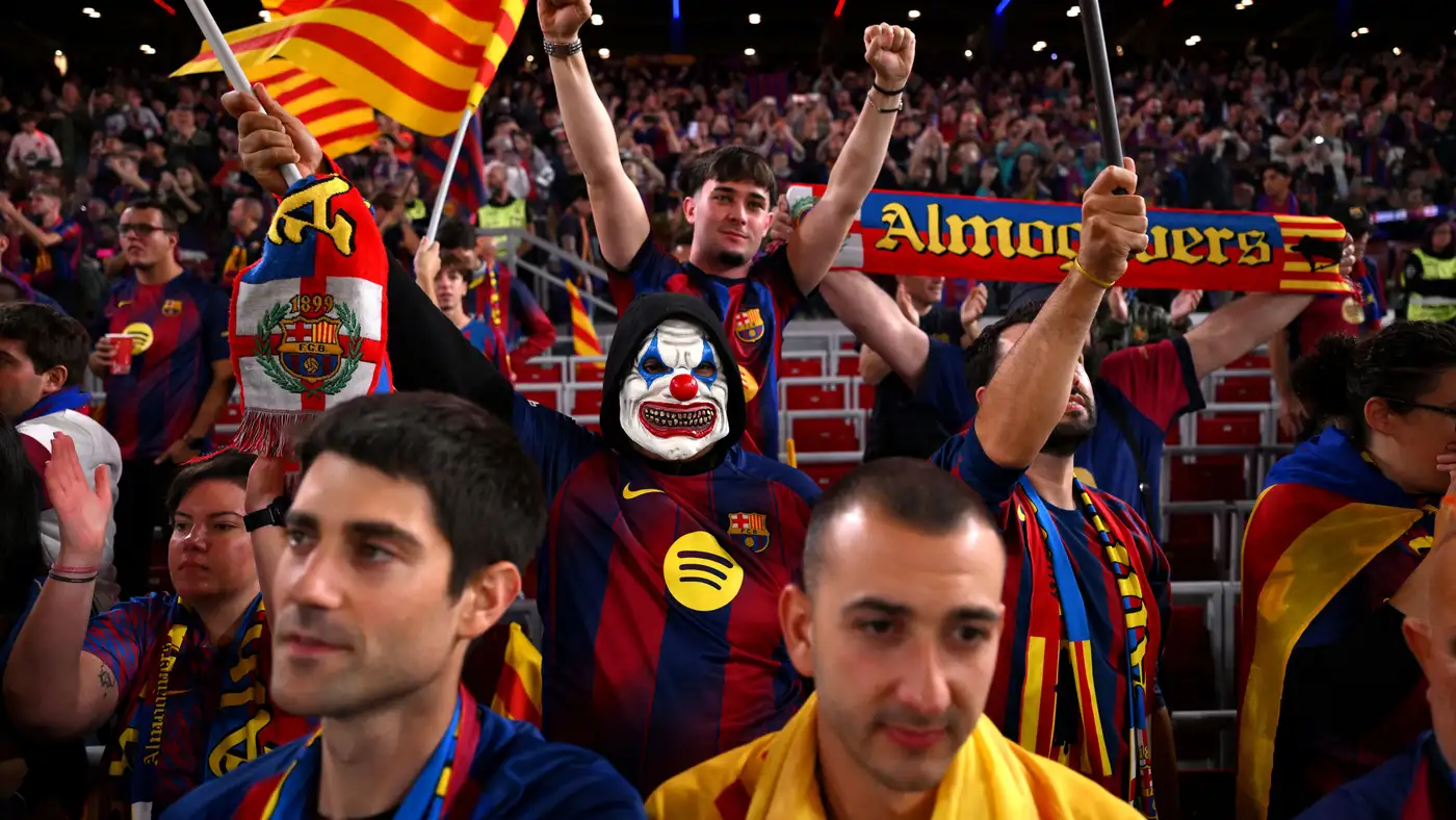 لوحة ضخمة لجماهير برشلونة تحفز الفريق بالكلاسيكو
