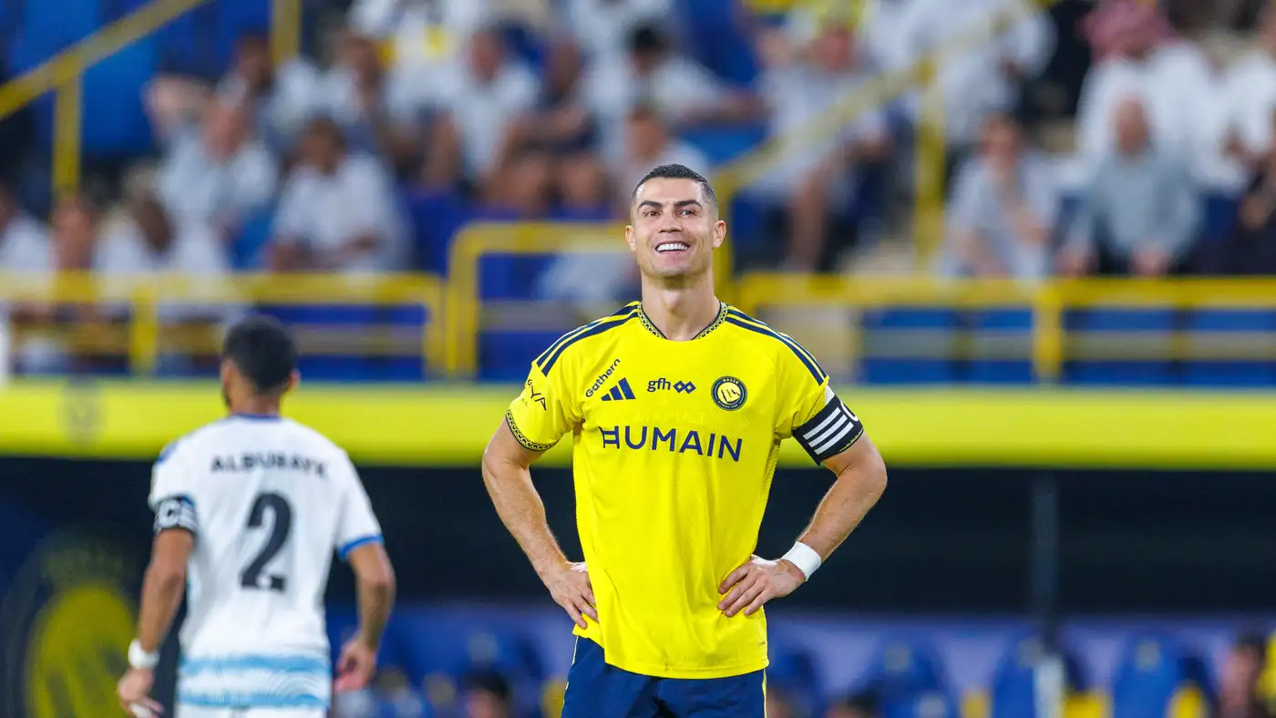 أسطورة النصر يطالب رونالدو باعتزال كرة القدم