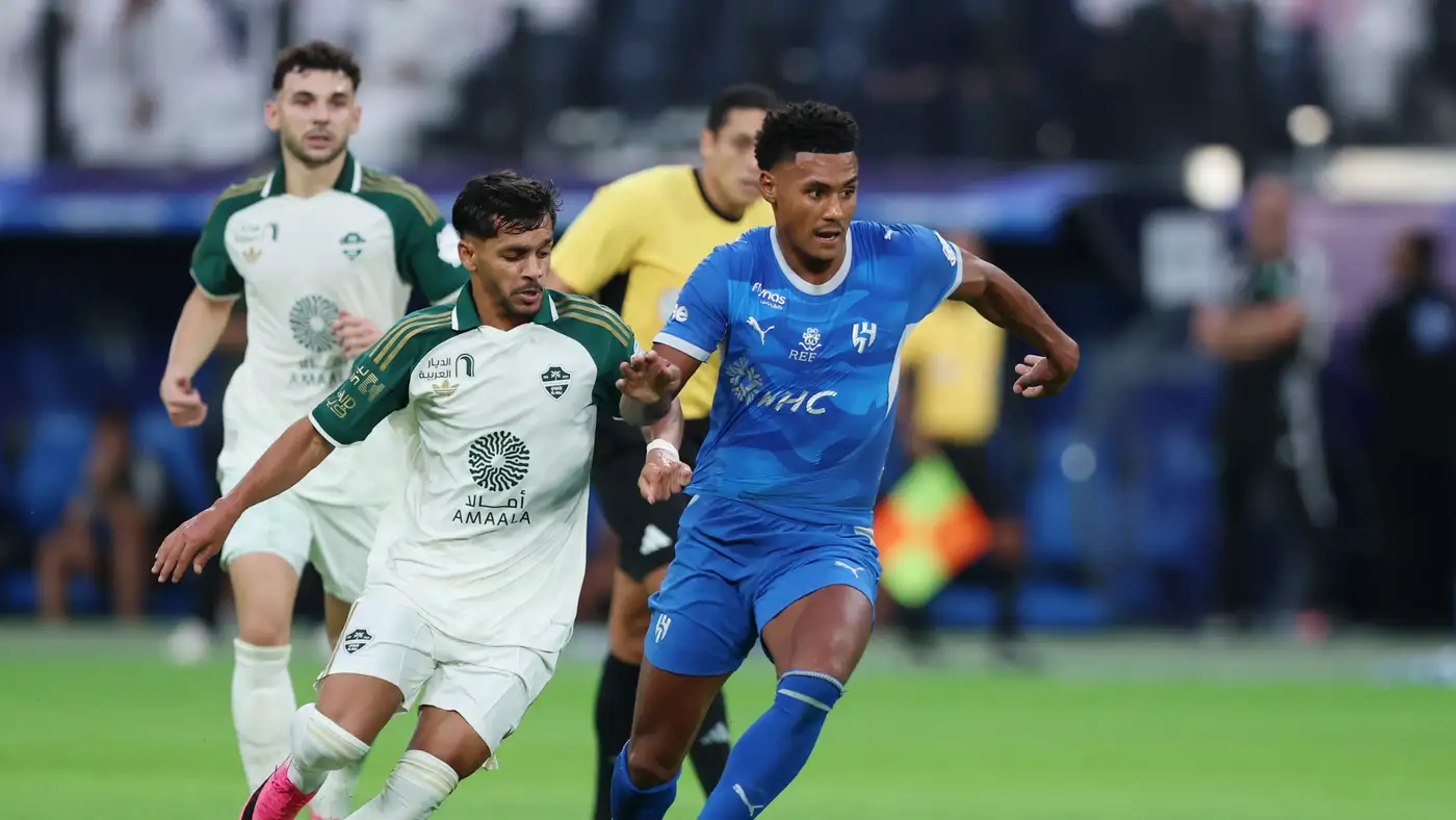 حقيقة اهتمام الهلال بضم نجمي الأهلي والشباب