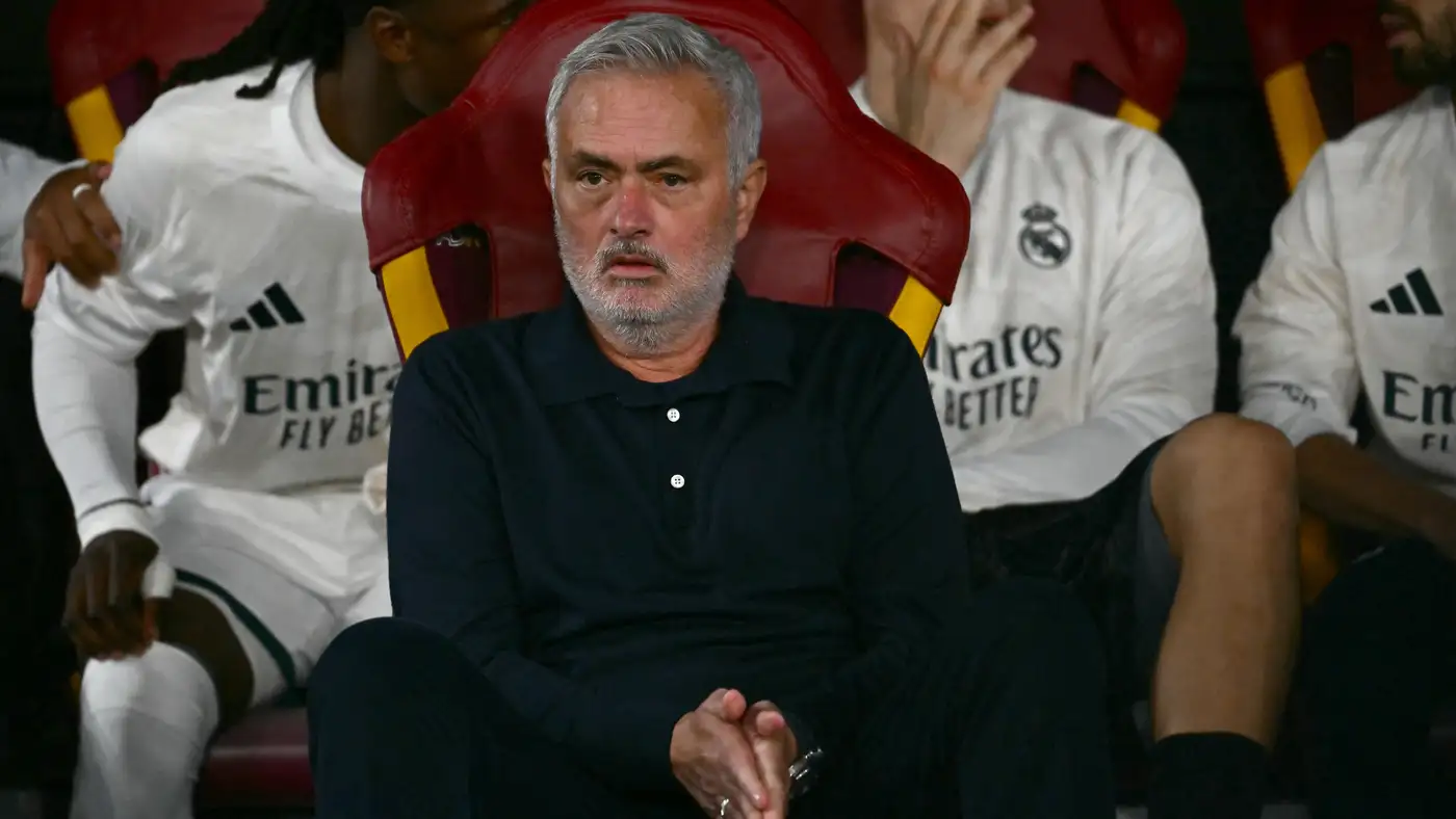 جماهير روما تكرم مورينيو رغم قيادته لريال مدريد