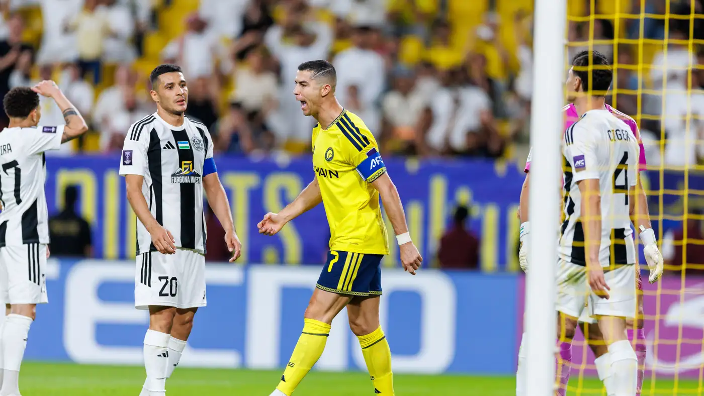 رونالدو يصدم جماهير النصر بإهدار ركلة جزاء غريبة