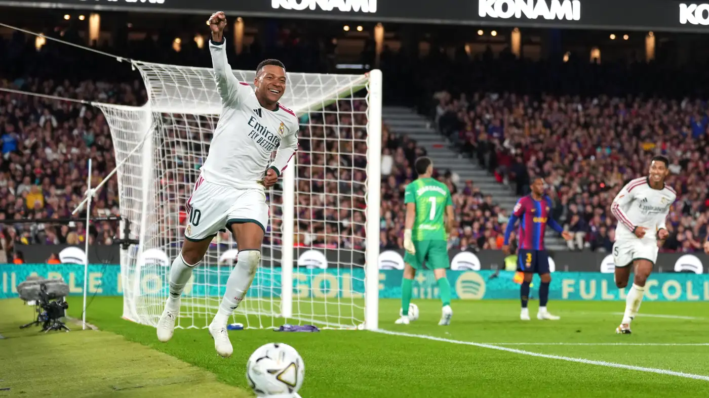 مبابي يمنح ريال مدريد التقدم على برشلونة بالشوط الأول