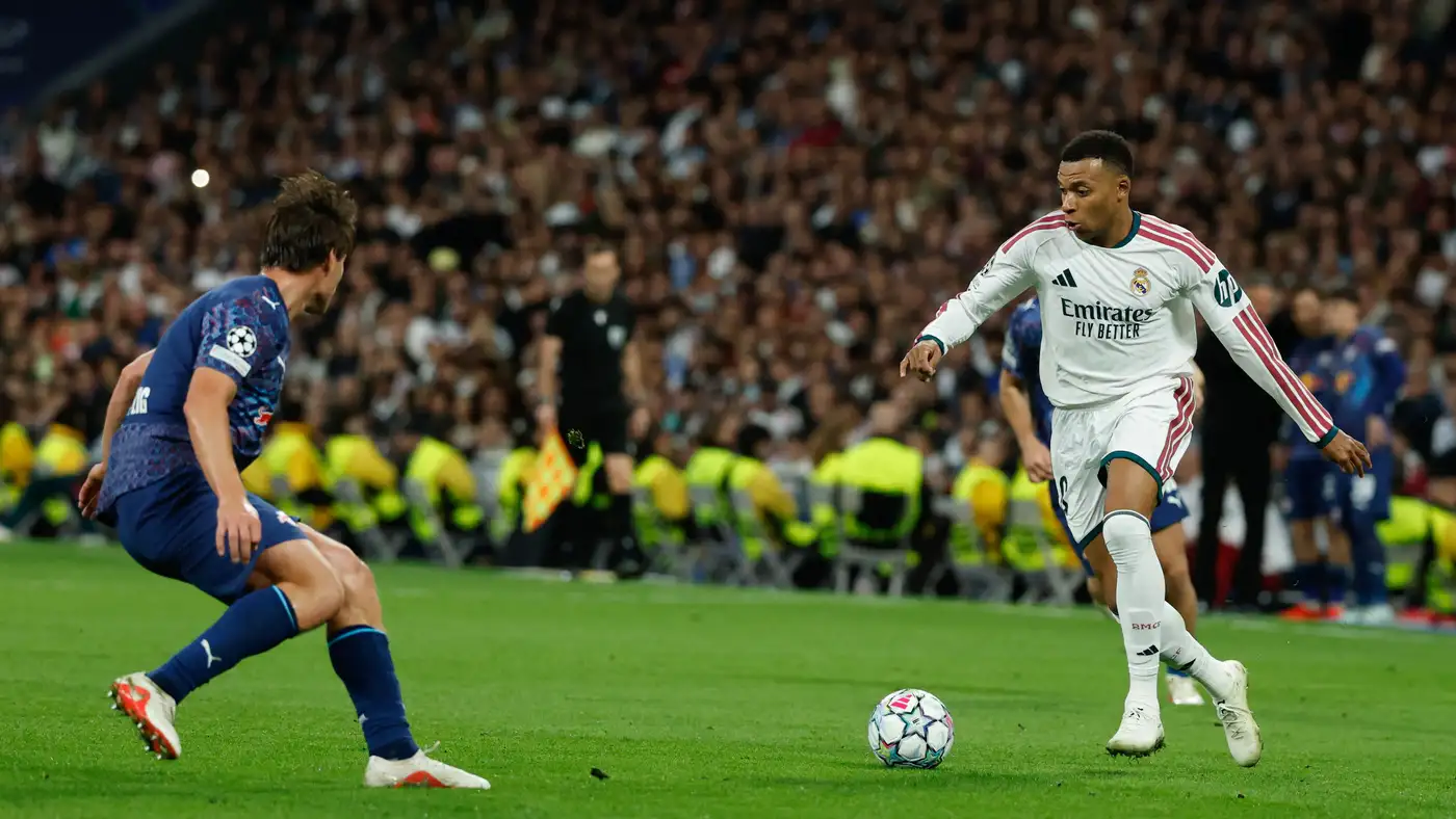 مقارنات مثيرة من بيكيه بين نجوم برشلونة وريال مدريد