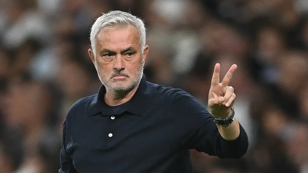مورينيو يخطط لتغيير مراكز 4 لاعبين في ريال مدريد
