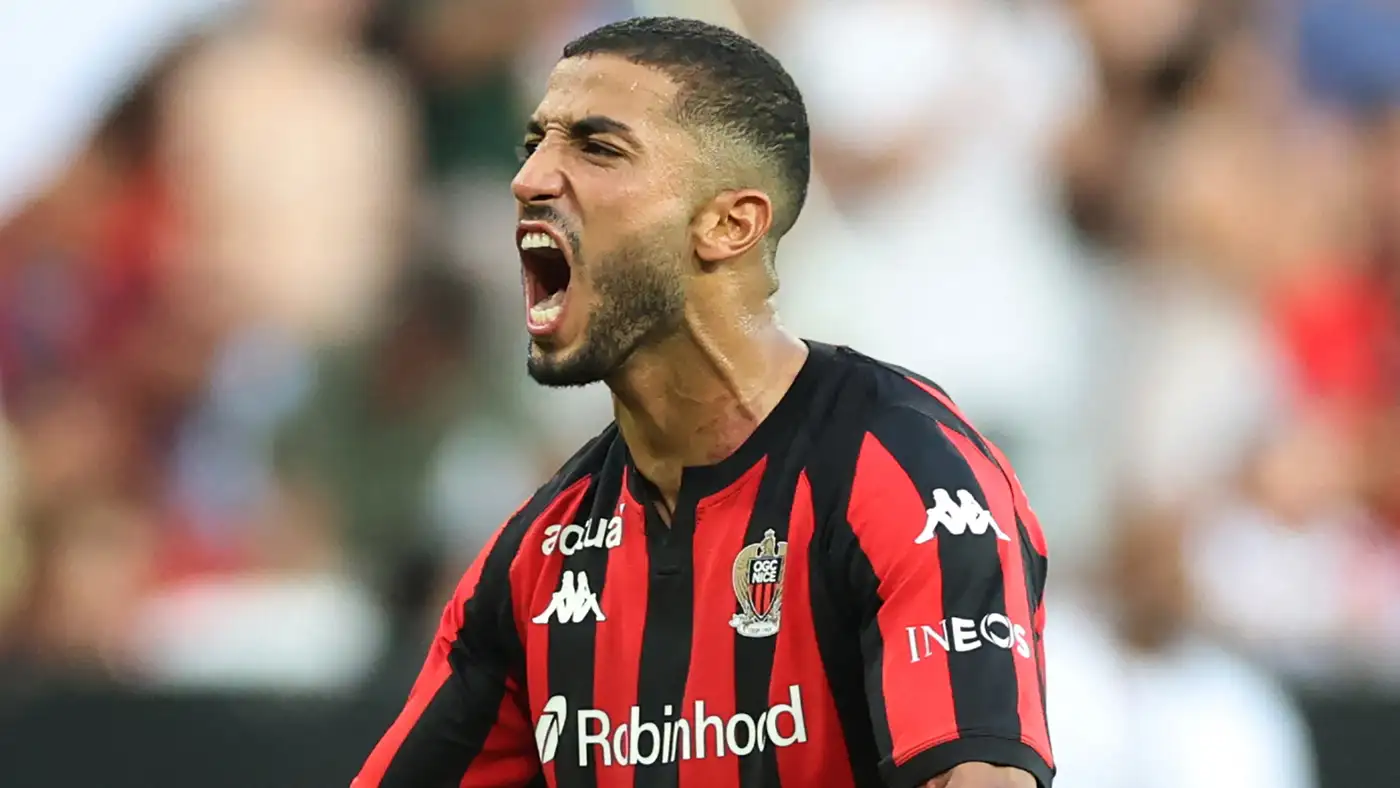 ليون يعتلي صدارة الدوري الفرنسي بفوزه على نيس