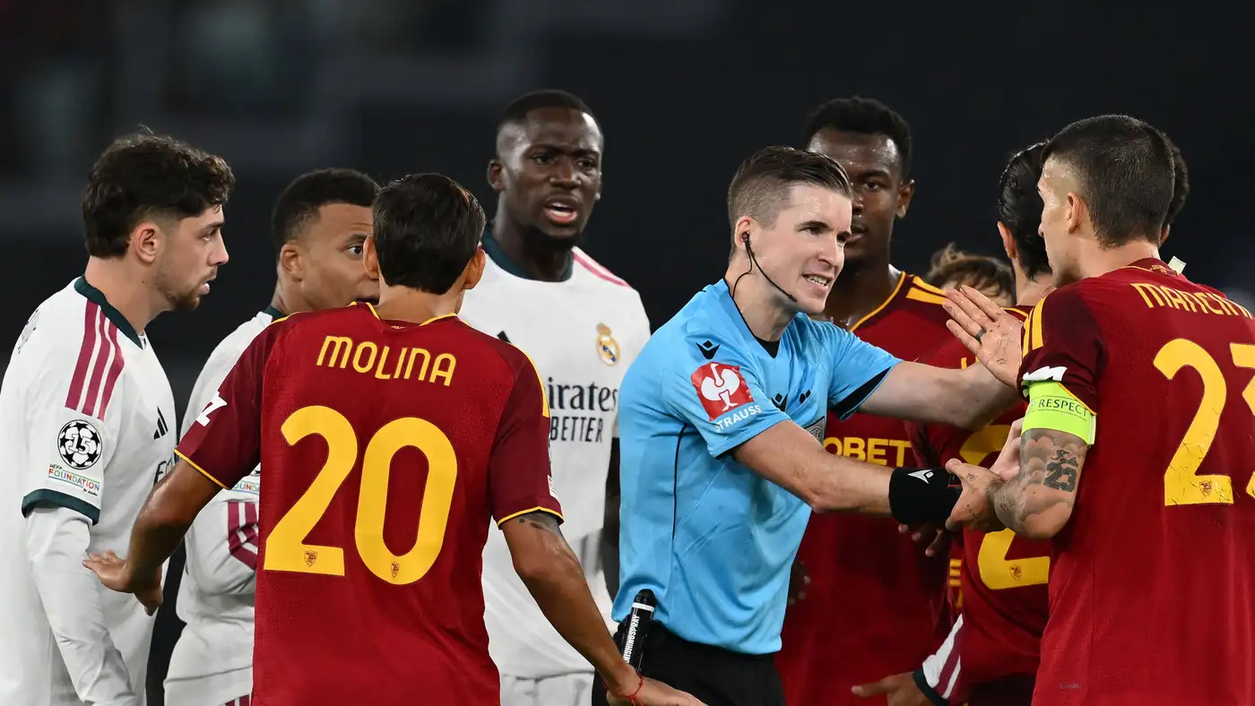تقييم ضعيف للحكم الفرنسي بعد مباراة روما وريال مدريد