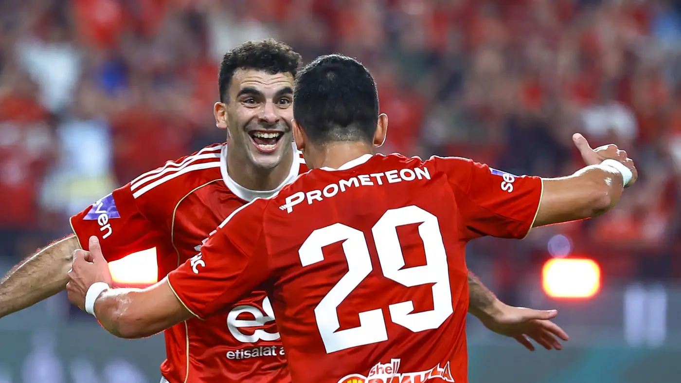 الأهلي يهزم الزمالك بثنائية ويعتلي صدارة الدوري