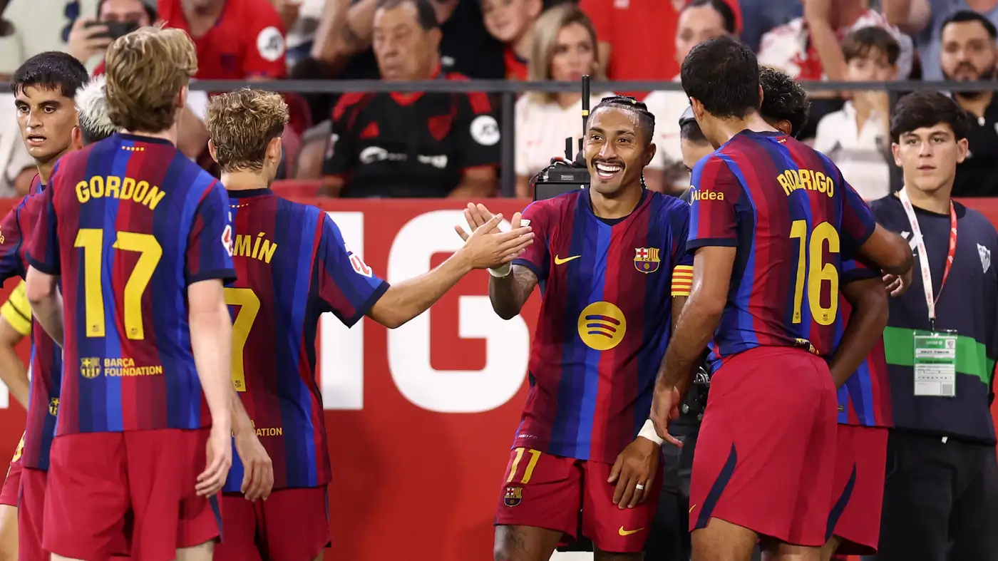 تشكيل برشلونة أمام ريال بيتيس وموقف رافينيا