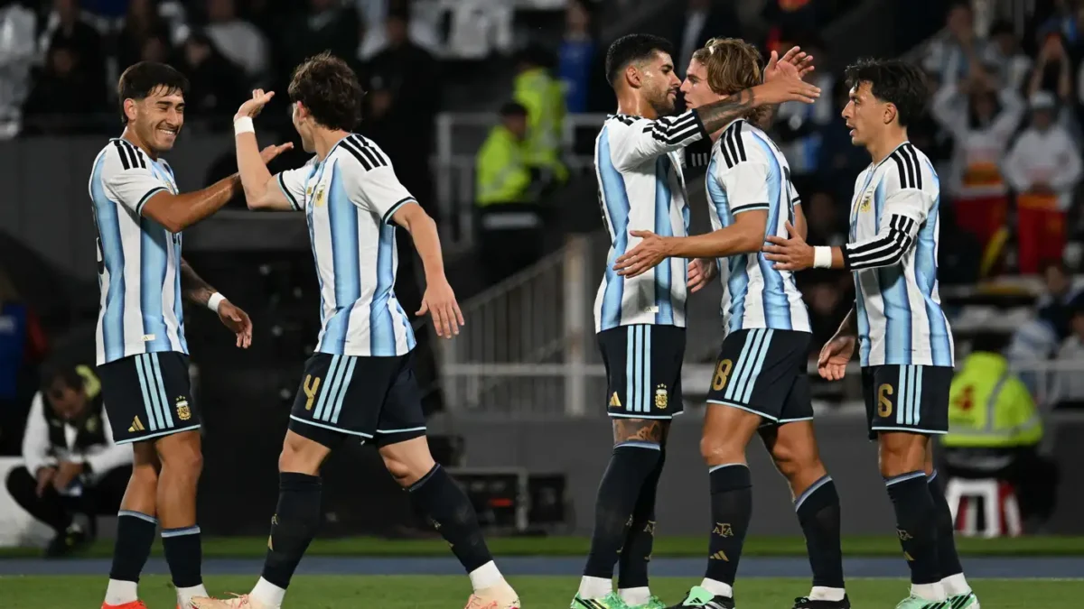 الأرجنتين تمطر شباك بوليفيا برباعية في ظهورها الأول بعد المونديال