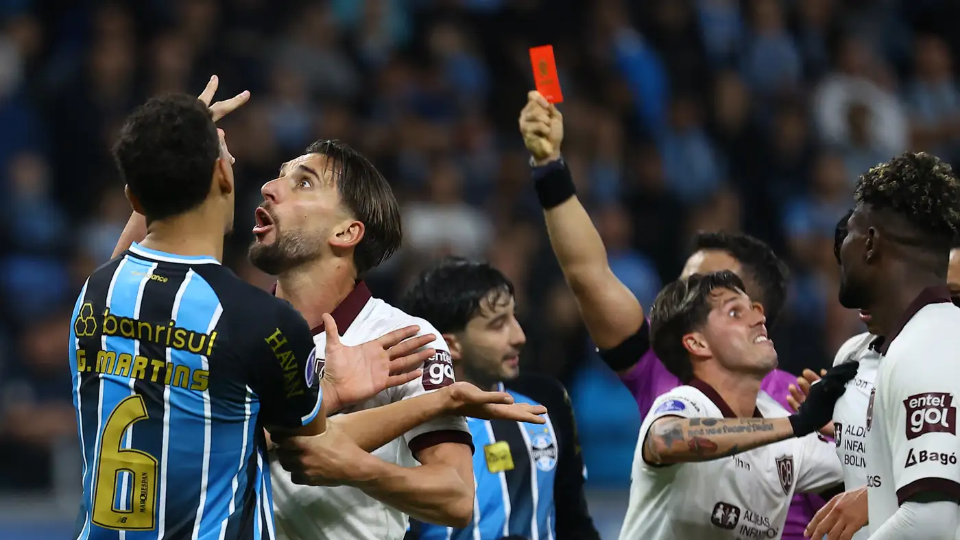 تجربة فريدة للبطاقات الإلكترونية في ملاعب أوروجواي