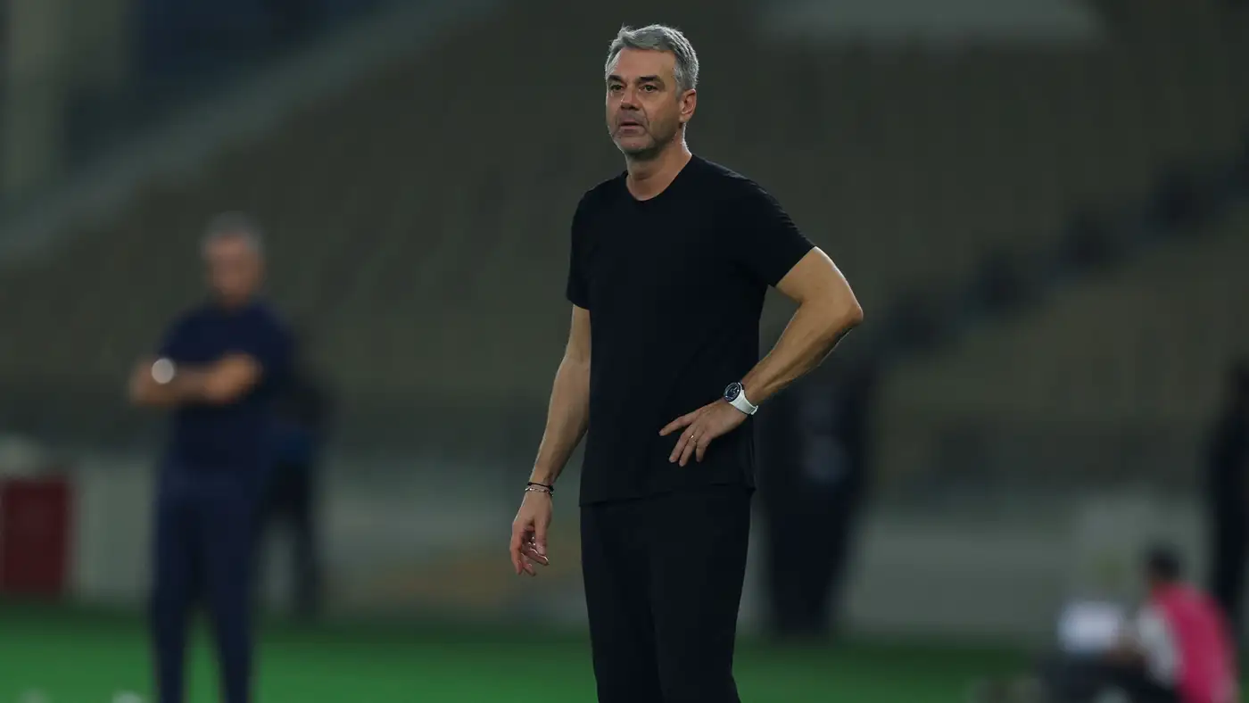 مباراة السد تحدد مصير مدرب الأهلي السعودي