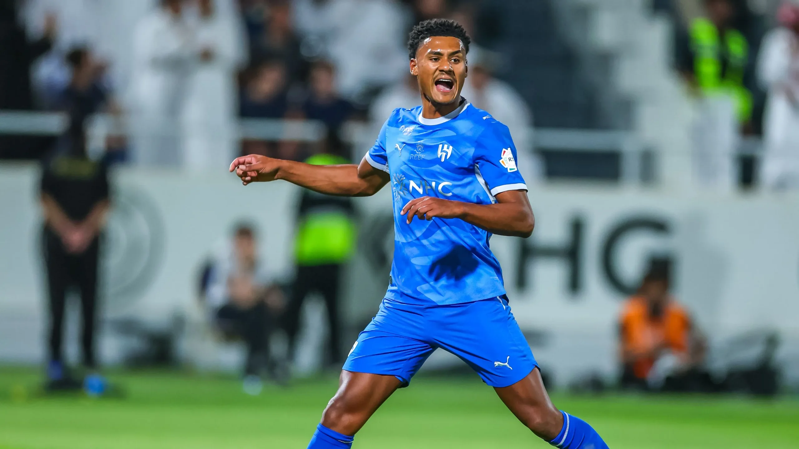 خبير تحكيمي يحسم جدل هدف الهلال المُلغى أمام الاتحاد