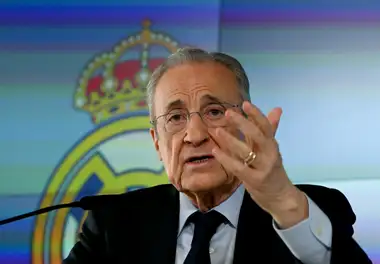 تيباس يرد على مطالبات استقالته بسبب ريال مدريد