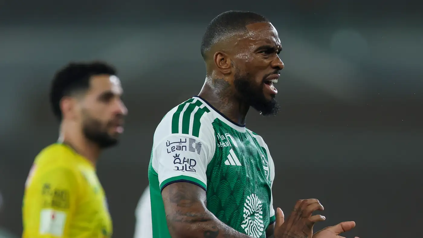 الأهلي يمطر شباك الخليج برباعية في دوري روشن