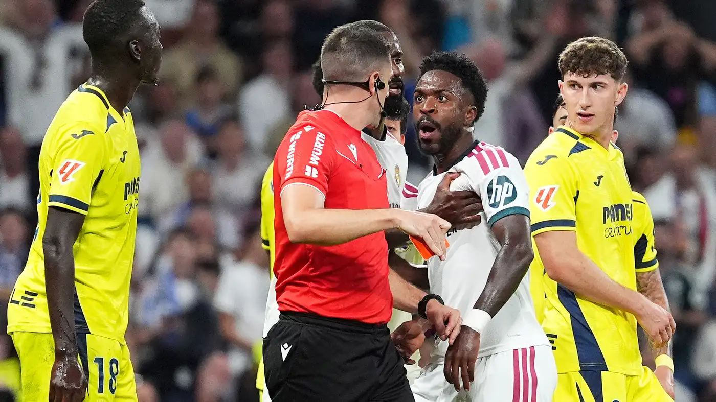 جدل واسع في ريال مدريد بسبب طرد فينيسيوس جونيور