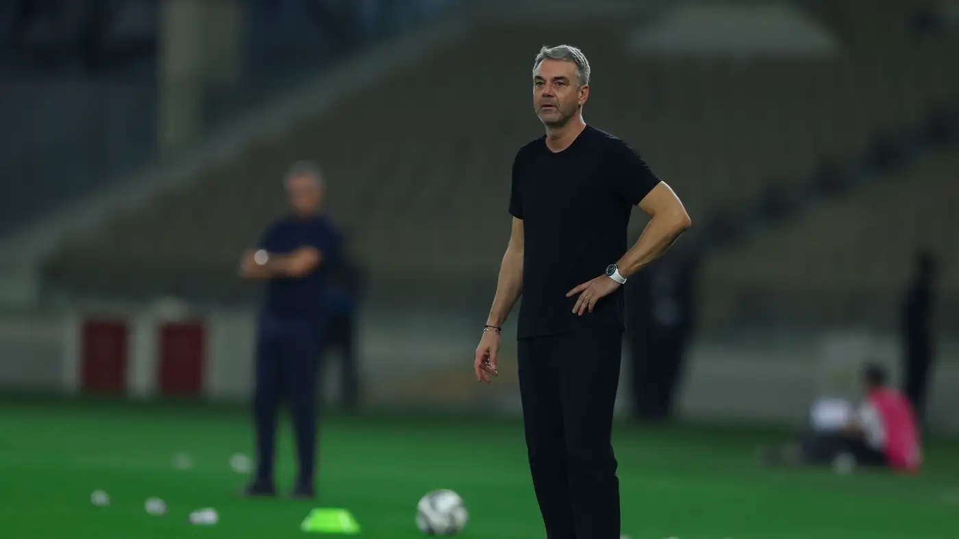 طرد حارس الأهلي يورط فريقه أمام الشباب