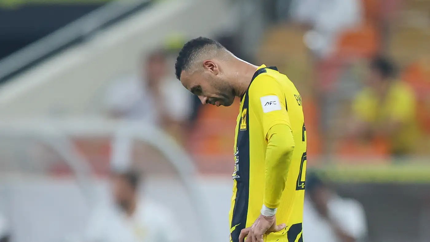 فيسينج يصدم النصيري ويجوسه على مقاعد البدلاء