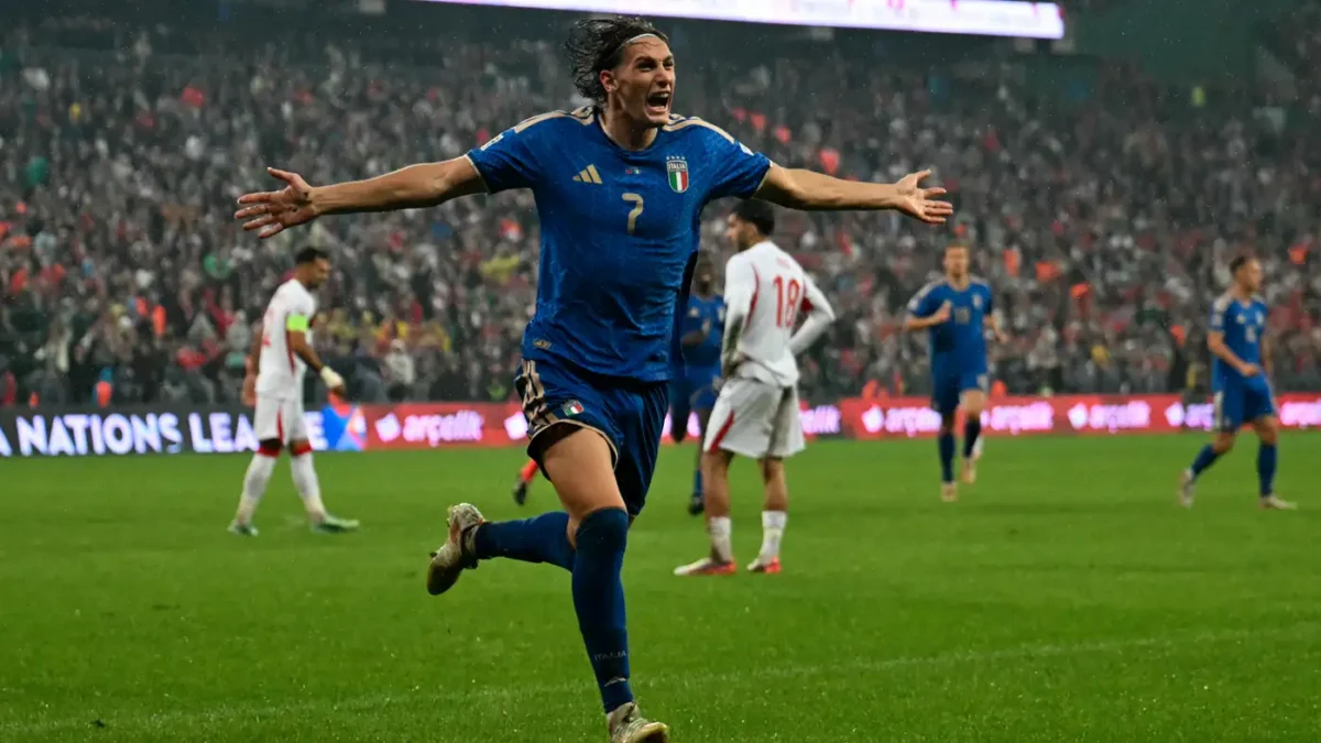 إسبوزيتو يعادل رقماً تاريخياً لصمود 95 عاماً مع إيطاليا