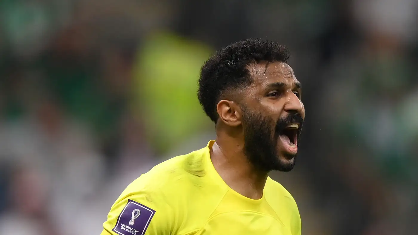 معاناة العويس مع الهلال تعاكس تألقه مع المنتخب السعودي
