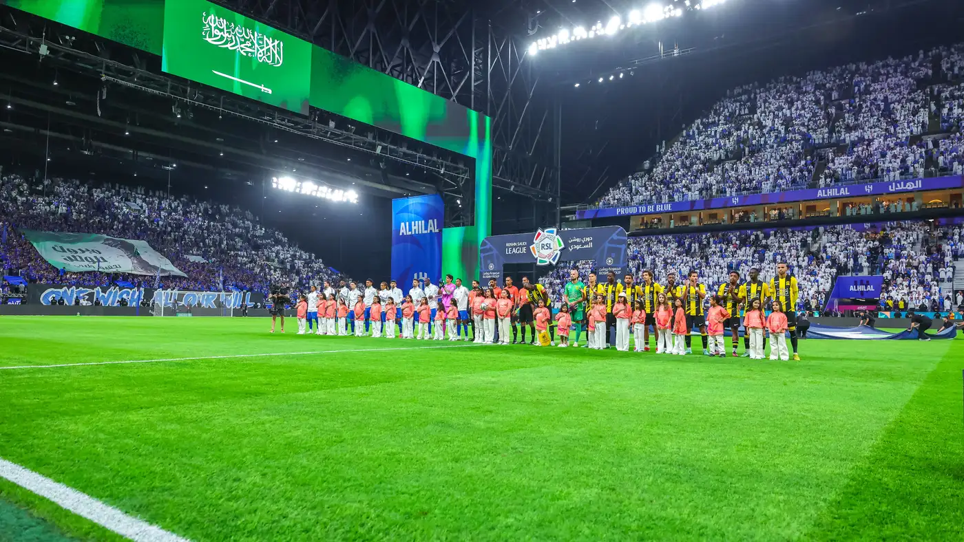 جدل تحكيمي في مباراة الاتحاد وشباب الأهلي آسيوياً