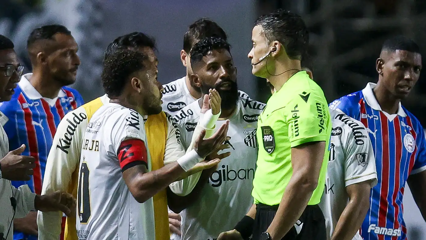 طرد مثير لنيمار في الدوري البرازيلي بسبب "قانون فينيسيوس"