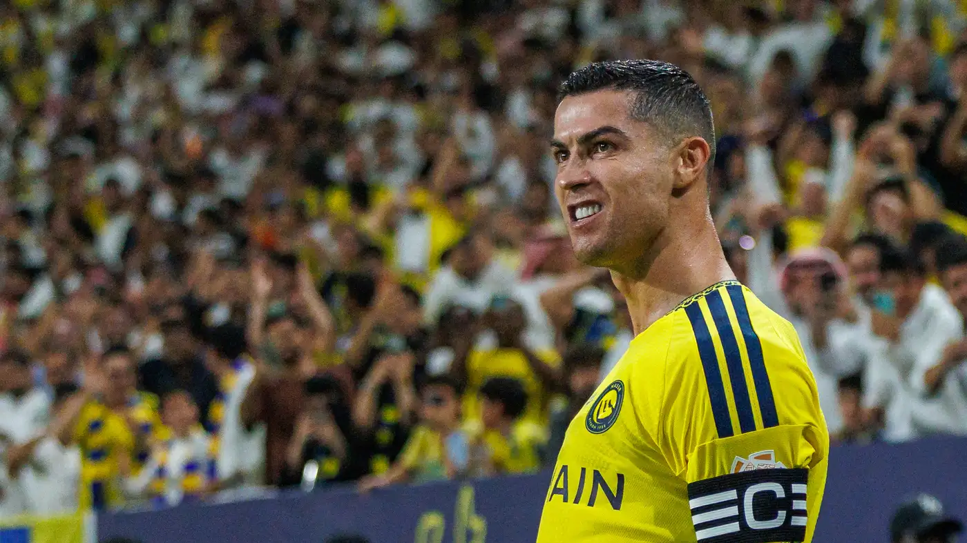 لاعب سعودي سابق يوجه نصيحة غريبة لرونالدو