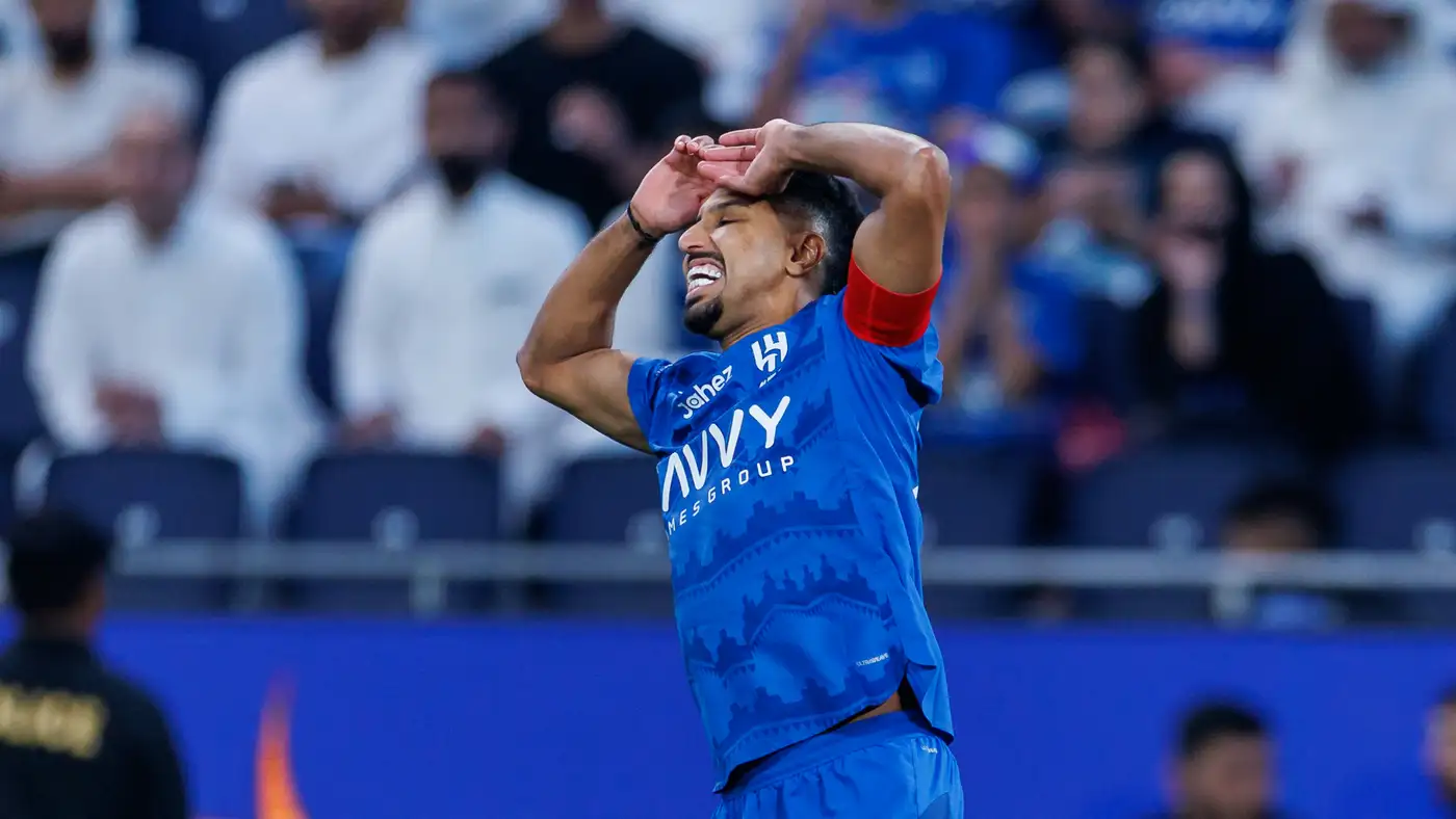 الإصابة تبعد سالم الدوسري عن مواجهة الهلال والفتح