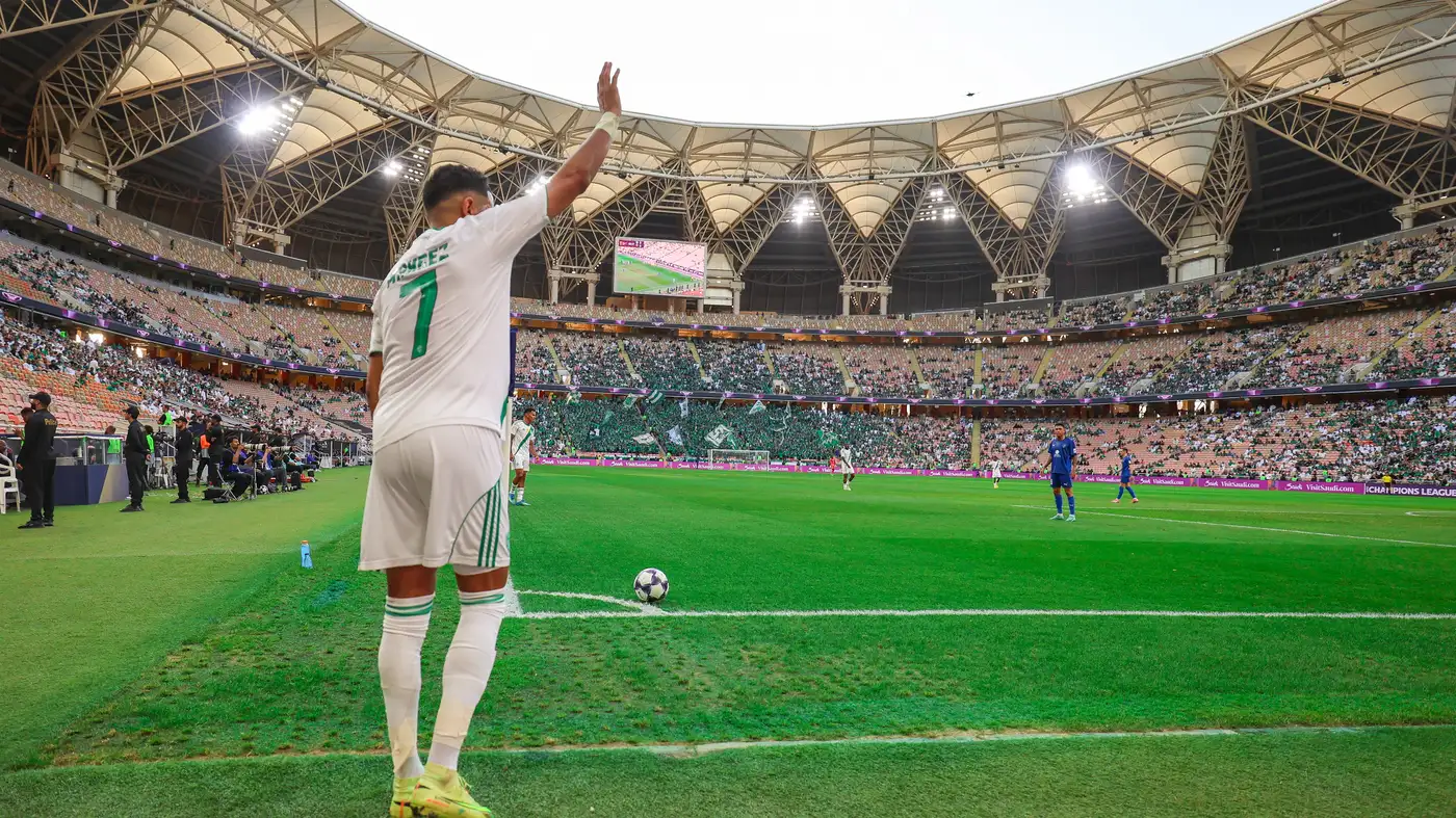 ثنائية رياض محرز تضرب الهلال آسيوياً