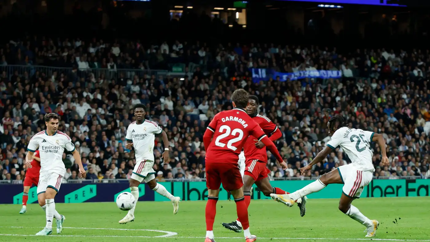 جدل تحكيمي في إسبانيا بعد فوز ريال مدريد على إشبيلية