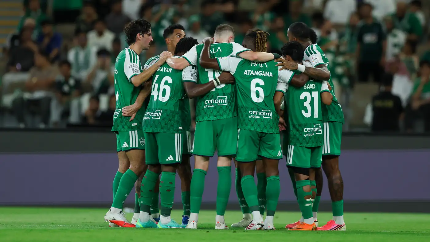 الأهلي يتخطى عقبة الفيحاء بثلاثية مثيرة
