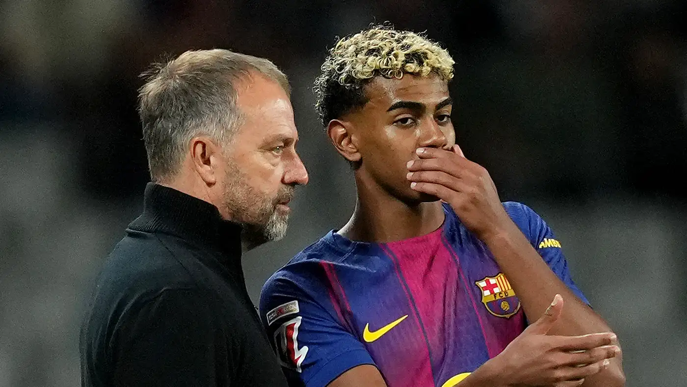 فليك ويامال يتفقان حول نجم برشلونة المظلوم