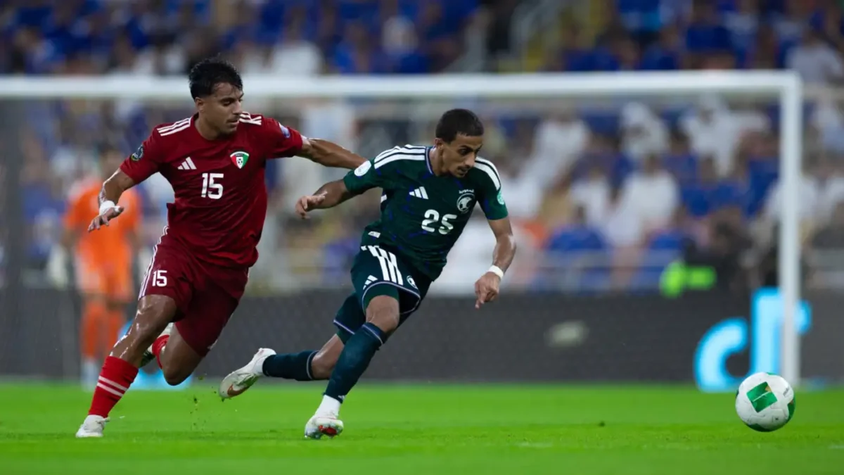 رسالة صارمة تهز معسكر المنتخب السعودي