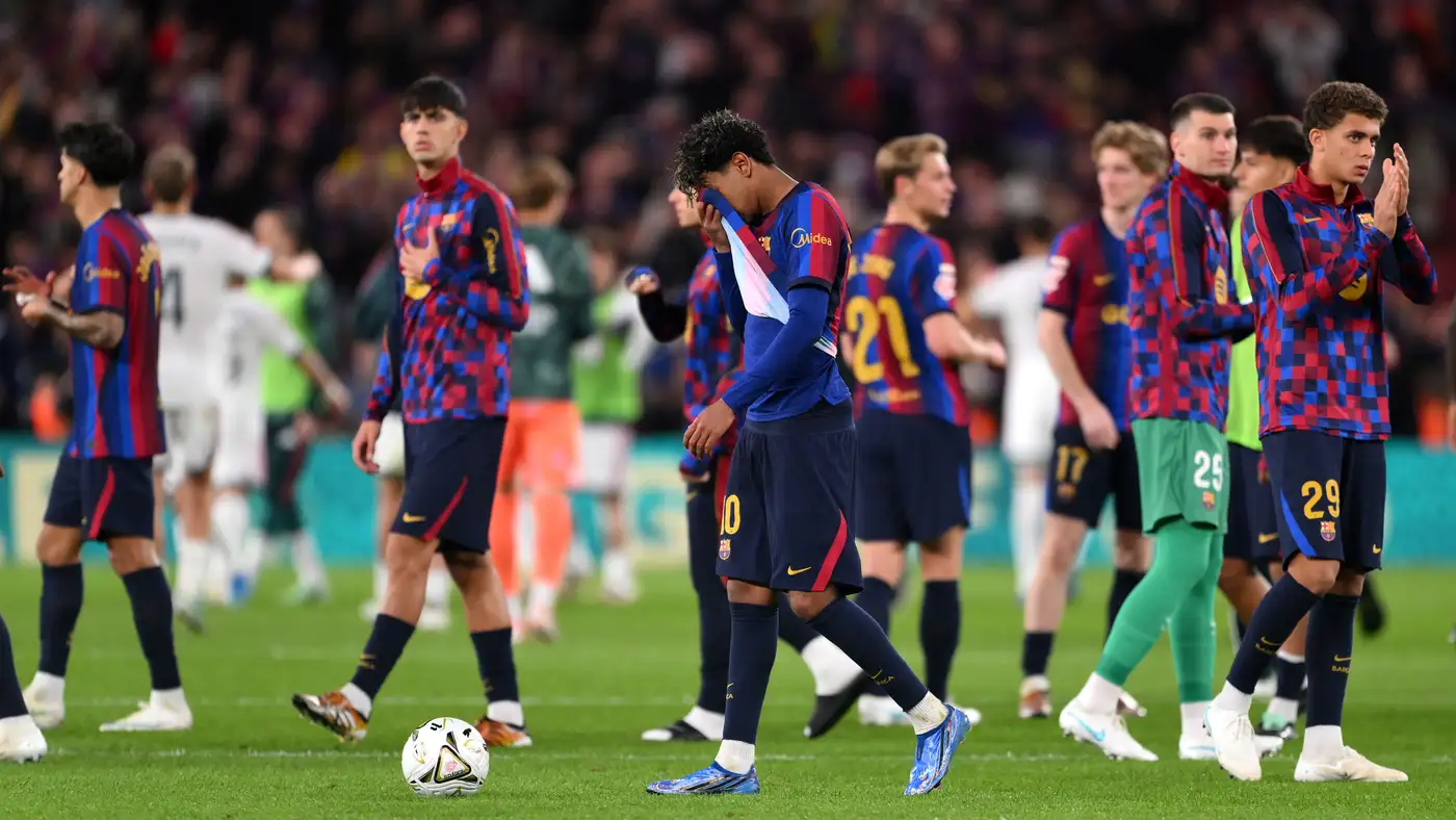 برشلونة يستهدف ضم ظهير توتنهام بيدرو بورو