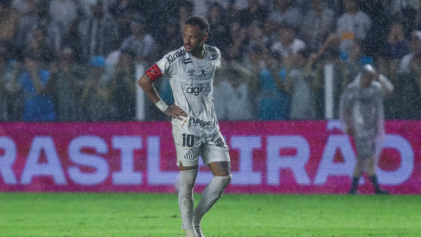 نيمار يهاجم لاعب باهيا بعد طرده المثير للجدل